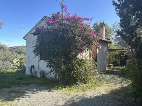 VKAM328-Two bedroom village house within Kamilari