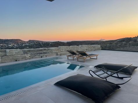VKAM341- A luxurious four bedroom villa with swimming pool and fantastic sea views