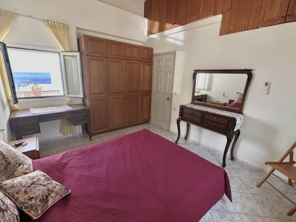 HNKL31-A Seafront hotel of 14 rooms on the south coast of Crete at Kali Limenes.  - 12