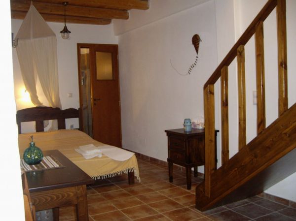 SLIS306-Two stone houses within the picturesque village of Listaros - 6