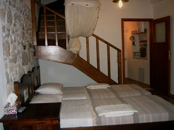 SLIS306-Two stone houses within the picturesque village of Listaros - 5