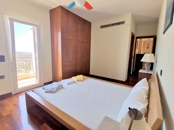 VAG 308 - A FIVE BEDROOM LUXURY VILLA WITH FANTASTIC SEA VIEWS IN AGIA GALINI - 4