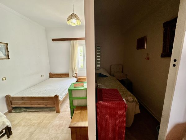 VF330-A lovely village house with a large garden within the village of Frati - 11