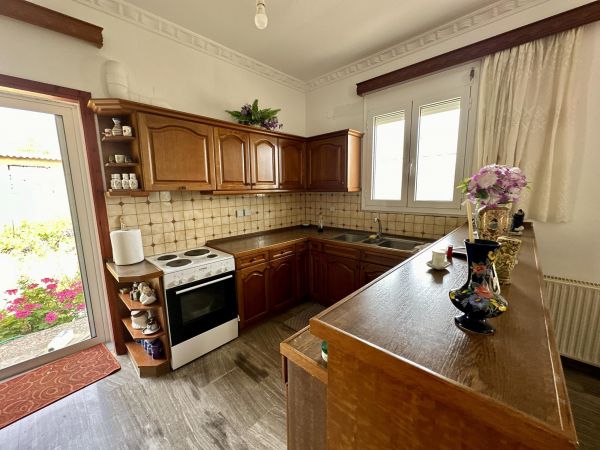VF330-A lovely village house with a large garden within the village of Frati - 3
