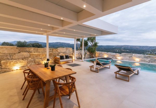 VKAM341- A luxurious four bedroom villa with swimming pool and fantastic sea views - 5