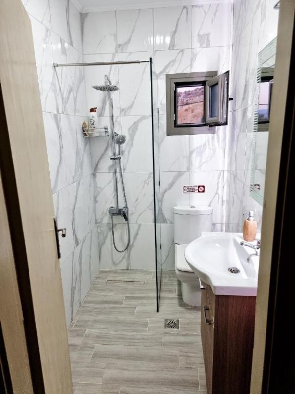 VPER320-A TWO BEDROOM VILLA WITH GARDEN AND SMALL SWIMMING POOL NEAR MIRES - 6