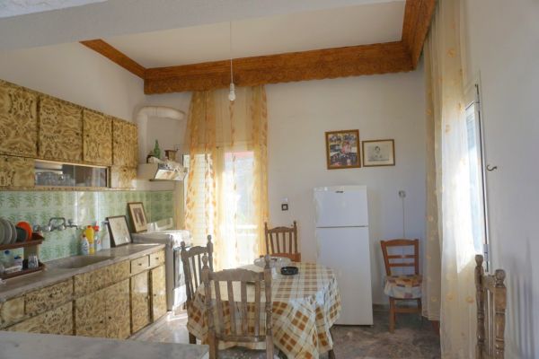 VPL 315 - A two bedroom village house with sea views in Platanos - 2